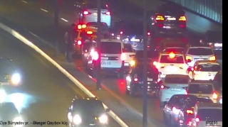 Bakıda körpüdəki qəza sıxlığa səbəb oldu  - FOTO