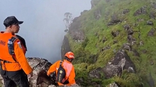 İndoneziyada helikopter qəzası olub - Ölənlər var 