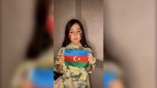 Firdovsi Umudovun 9 yaşlı qızı Ayşən Azərbaycan hərbiçilərini təbrik etdi  - VİDEO