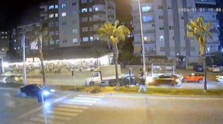 Piyadalara “zebra”da yol verən sürücü qəzaya səbəb oldu; 4 nəfər yaralandı - VİDEO 