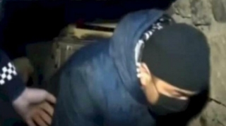 Azərbaycanda FİLM KİMİ HADİSƏ:   polis gəldi, qaçaqaç düşdü  - VİDEO