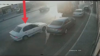 Ziya Bünyadovda dəhşətli qəza: Avtomobil yük maşınının altına girdi - VİDEO