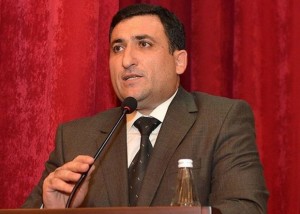 Rektorun qarajını sökdülər - Bakıda