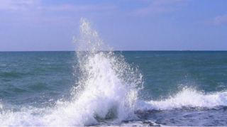 Əmi və qardaşıoğlu dənizdə batdı - Uşağın axtarışı davam edir 