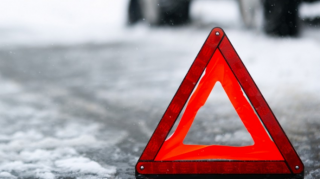 İtaliyada zəncirvari qəzada 20-dən çox avtomobil toqquşub, ölən var