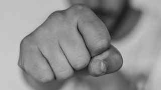 В Баку афганского школьника избил родитель одноклассника