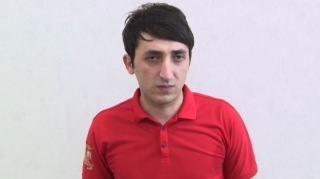 Yardım məqsədi ilə paylaşılan bank kartlarından oğurluqlar edən şəxs ƏLƏ KEÇDİ   - VİDEO