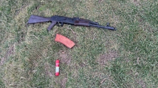 Masallıda çay kənarında AVTOMAT TAPILIB 