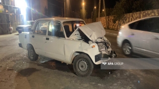 Abşeronda "VAZ" mikroavtobusa çırpıldı, xəsarət alan var    - FOTO