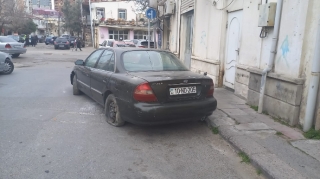 Sürücü maşını yolun ortasında atıb gedib:  sakinlər şikayət edir  - FOTO - VİDEO