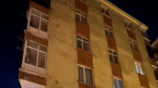 İstanbulda bina qismən uçdu: Sakinlər təxliyə edildilər 