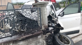 "Jeep" ilə övladınıı imtahana aparan ata qəza törətdi: özü öldü, qızı xəsarət aldı   - VİDEO