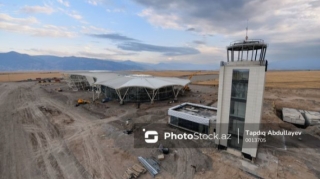 Azad edilmiş ərazilərdə ikinci hava limanında son tamamlanma işləri - FOTOREPORTAJ 