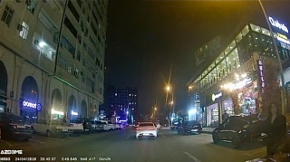 Qayda pozan qadın piyada görün sürücünü necə günahkar çıxardı   - VİDEO