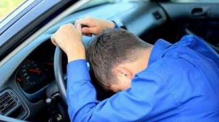 Prospektdə qalan maşından 27 yaşlı oğlanın meyiti tapıldı 