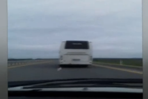 Magistral yolda avtobus "sousu" - VİDEO