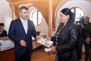 Nazir vətəndaşlarla görüşdü, bəzi məsələlər yerində həll edildi - FOTO