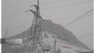 Şuşaya qar yağır, yollar təmizlənir  