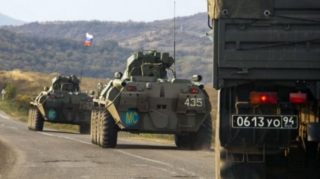Azərbaycan hərbçiləri sülhməramlıların gizli silah daşıyan karvanını saxlayıb geri yolladılar  - FOTO