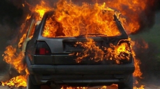 Şəmkirdə minik avtomobili yanıb