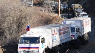 Sülhməramlıların 2 maşını Laçın yolundan maneəsiz keçdi 