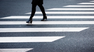 Nizami rayonunda 69 yaşlı qadını avtomobil vurub 