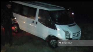 В Сураханском районе микроавтобус упал в канал  - ВИДЕО - ФОТО