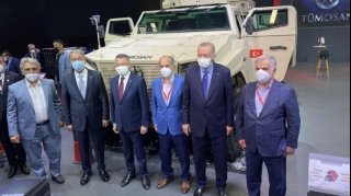 Hərbi avtomobil  Türkiyə Prezidentinin diqqətini çəkdi   - FOTO
