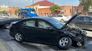 Gəncədə "Chevrolet" "VAZ"la toqquşdu - FOTO 