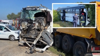 Avtobus yük maşını ilə toqquşdu:  27 nəfər yaralanıb - FOTO 