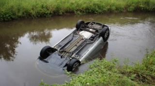 "Opel" Samur-Abşeron kanalına aşıb, ölən var