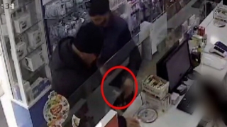 В бакинской аптеке ограбили покупателя   - ВИДЕО - ФОТО