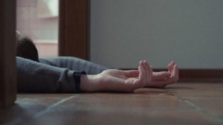 Mənzildən kişi meyiti tapılıb