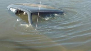 Sabirabadda avtomobil su kanalına aşdı: ər-arvad xəsarət aldı 