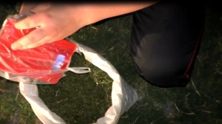 Polis bazarda narkotik aşkarladı - FOTO