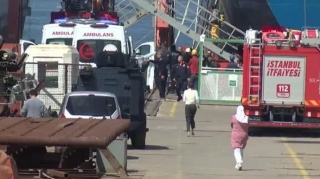 İstanbulda gəmidə partlayış olub, ölən var 