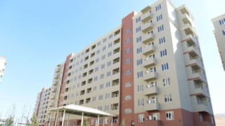 Bakıda nişanlı qız məktub yazıb özünü eyvandan atdı - FOTO 