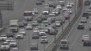 Beynəlxalq Avtovağzalın qarşısında yol qəzası olub, sıxlıq yaranıb