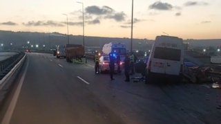 Bakıda dəhşətli qəza: Sükan arxasında yatan sürücü "Kamaz"a çırpılıb öldü - VİDEO