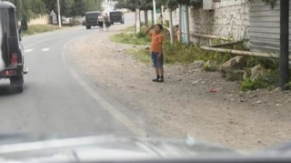 DSX-dən hərbi salamı ilə sosial şəbəkədə məşhurlaşan məktəbliyə jest  - FOTO