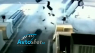 Kəmər taxmayan sürücü qəza zamanı havaya “uçdu”   - VİDEO