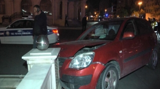 Bakıda taksi qəzaya uğrayıb - FOTO - VİDEO 