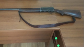 Vətəndaşlar odlu silahlarını polisə təhvil verdi  - FOTO
