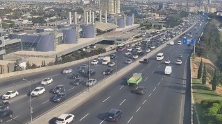 Bakının bəzi yollarında sıxlıq müşahidə olunur - SİYAHI 