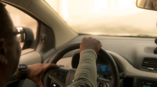 Bu dəfə qadın sərnişin Uber sürücüsünü döydü  - FOTO