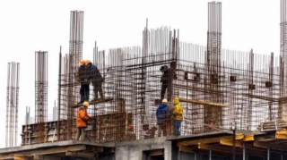 Tikintidə təhlükəsizlik qaydalarına nəzarət işçilərin həyatı üçün yetərlidir? - Ekspert AÇIQLADI 