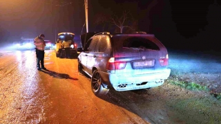 Sərxoş “BMW” sürücüsü yol polisinə gərgin anlar yaşatdı – Təqib zamanı qəza - VİDEO 