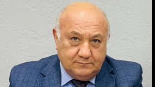 Vaqif Əsədov mətbuat nümayəndələri təbrik edib