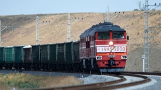 Türkmənistanda anomal istilər səbəbindən qatarların sürəti məhdudlaşdırılıb 