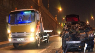 “Prius” tuneldə yük maşınına çırpıldı, sürücü ağır xəsarət aldı - FOTO 